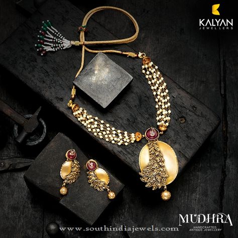 Gold Designer Necklace From Kalyan Jewellers, Gold Designer Pearl Necklace sets from Kalyan Jewellers. Designer Pearl Necklace, Manubhai Jewellers, Kalyan Jewellers, Antique Gold Jewelry Indian, Pearl Necklace Designs, Bangles Design, Pearl Necklace Set, Gold Pendant Jewelry, Designer Necklace