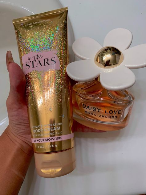 Into The Stars Perfume, Body Cream And Perfume Combos, Daisy Perfume Marc Jacobs, Bath And Body Works And Perfume Layering, Bath And Body Works Perfume Combo, Bath And Body Works Combo Ideas, Layering Scent Combos, Perfume And Body Spray Combo, Perfume Combos Bath And Body Works