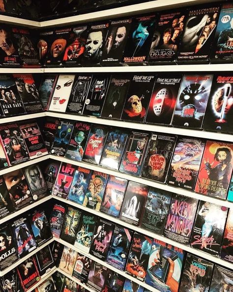 Vhs Display, Scarie Movie, Opm Manga, Horror Room, Howleen Wolf, Herbst Bucket List, Horror Aesthetic, Horror Movie Icons, Catty Noir