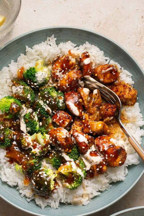 Homemade Soy Sauce, Sticky Sauce, Health Meals, Bowls Recipes, Healthy Bowls Recipes, Power Bowl, Chicken Rice Bowls, Sticky Chicken, Food Motivation