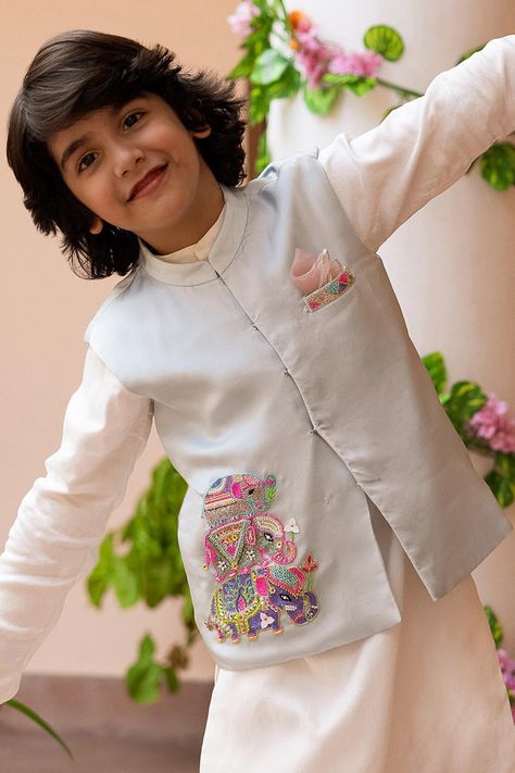 Wedding Dress For Kids Boys, Boys Embroidery Designs, Kids Embroidery Designs, Eid Kurta, Kids Dress Boys, Kids Kurta, Kids Ethnic Wear, Kids Dress Collection, Boys Kurta