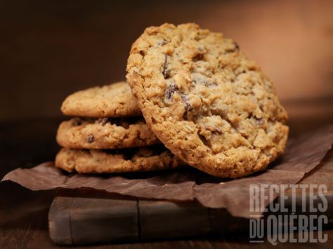 Galettes au gruau santé #recettesduqc #biscuit #collation Juice Pulp Recipes, Low Sugar Cookies, Chocolate Chip Marshmallow Cookies, Cookies Sans Gluten, Apple Oatmeal Cookies, Pulp Recipe, Cookie Recipes Oatmeal Raisin, Apple Cookies, Baking Book