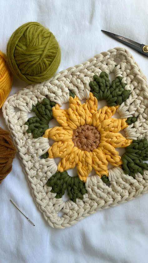 Caroline Langford - Floral Fiber Artist (@thehappyhomecollective) • Instagram photos and videos Sunflowers Granny Square, Retro Flower Crochet Pattern, Daffodil Granny Square, Leaves Granny Square, Carrot Granny Square, Granny Flower Crochet, Crochet Gift For Mother, Different Kinds Of Granny Squares, Crochet Granny Square Flower Pattern