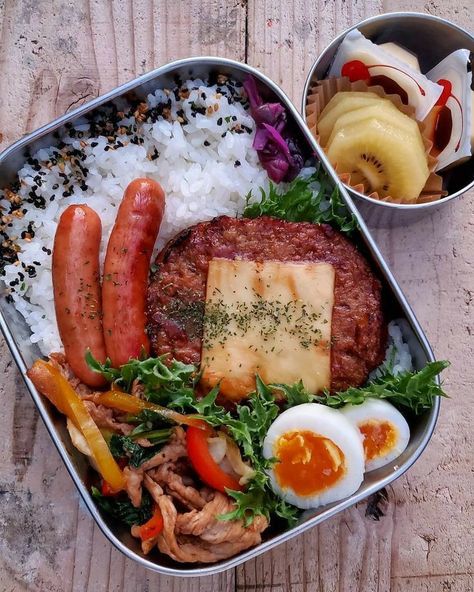 Japanese Food Bento, Menue Design, Bento Recipes, Japan Food, Food Platters, Food Obsession, Cafe Food, Bento Box, Pretty Food