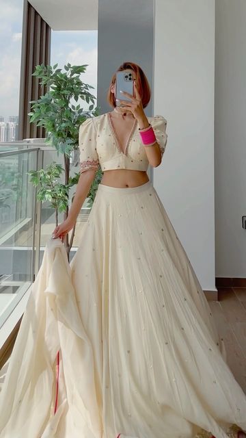 Isha Borah Lehenga, Isha Borah Dress, Simple Lehenga Ideas, Lehenga For Onam, Isha Borah Saree, Onam Outfits Ideas 2024, Onam Outfits Ideas College 2024, Simple Crop Top Lehenga, Festive Outfits Indian