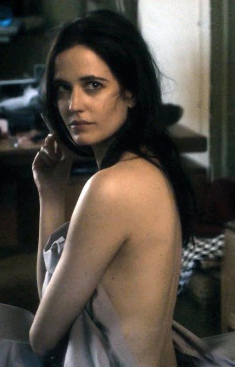 Eva Green | 'Perfect Sense' Perfect Sense Movie Eva Green, Perfect Sense Movie, Walburga Black, Beauty Aesthetic, Fitness Photoshoot, Penny Dreadful, Anna Kendrick, Green Photo, Eva Green