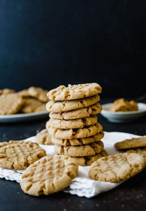 A stack of peanut butter cookies Batch Baking, Brown Eyed Baker, Soft Peanut Butter Cookies, Cookies Homemade, Best Peanut Butter Cookies, Classic Peanut Butter Cookies, Spring Food, Easy Peanut Butter Cookies, Best Peanut Butter