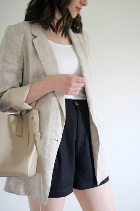 Linen Blazer Outfit Women, Linen Blazer Outfit, Fashion Questions, 1970s Summer, Cheap Streetwear, August Outfits, Minimalist Moda, Fashion 1970s, Blazer Outfits For Women