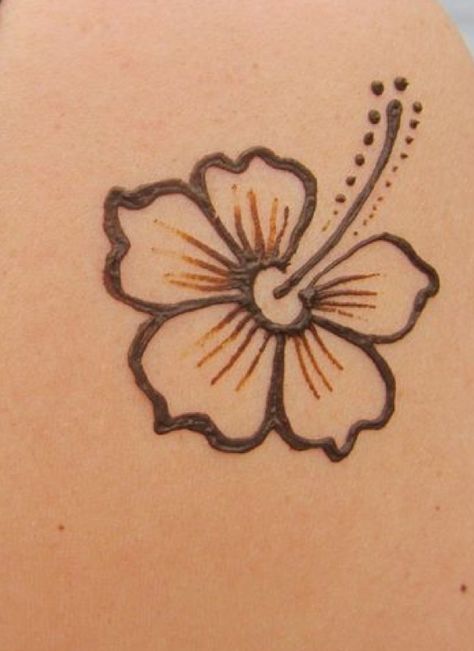 Easy Henna Designs For Beginners Thigh, Forearm Henna Simple, Hawaii Henna Designs, Hena Idea Easy, Easy Hannah Designs For Beginners, Henna Design Ideas Simple, Simple Henna Designs Flower, Simple Summer Tattoos, Hibiscus Henna Tattoo