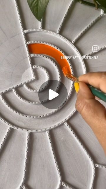 Detailed Mandala Art, Lippan Art Colour Combination, How To Do Lippan Art, How To Make Lippan Art, Lippan Art Material List, Mandala Lippan Art, Lippan Art Wall Decor, Simple Lippan Art, Modern Lippan Art