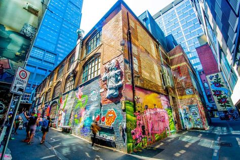 City Of Melbourne, Queen Victoria Market, Melbourne Street, Walking City, Terracotta Warriors, Best Street Art, Art Walk, House Museum, Beer Garden