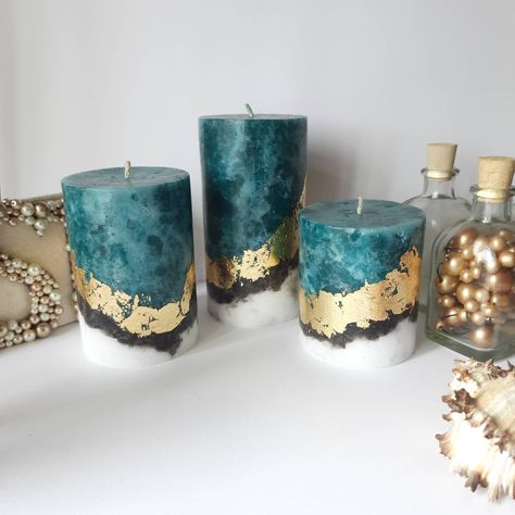 "These decorative pillar candles are great teal decor for your home and unique gift for friends and family. These are great for home decorating including your living room, bathroom, bedroom, kitchen or entry way.  ~FREE SHIPPING~ ~This set includes 3 candles of the following sizes:    Pillar 2.8\"w×3\"h Inches (7×8cm)    Pillar 2.8\"w×4\"h Inches (7×10cm)    Pillar 2.8\"w×5\"h Inches (7×13cm) Everything we do and sell is part of our passion for creating the best high quality products. Our candles are made of high quality cosmetic paraffin and environment dyes. Each candle is hand poured and with love. Because each candle is individually created, each candle will have slight differences in pattern. There may be some color discrepancies which is due to the different monitor settings. The ord Teal Home Accessories, Teal Gold Living Room Ideas, Teal Bedroom Accessories, Teal And Gold Living Room Ideas, Living Room Designs Teal, Teal Bathroom Ideas Decor, Teal And Gold Bedroom Ideas, Teal And Gold Bathroom, Teal Living Room Accessories