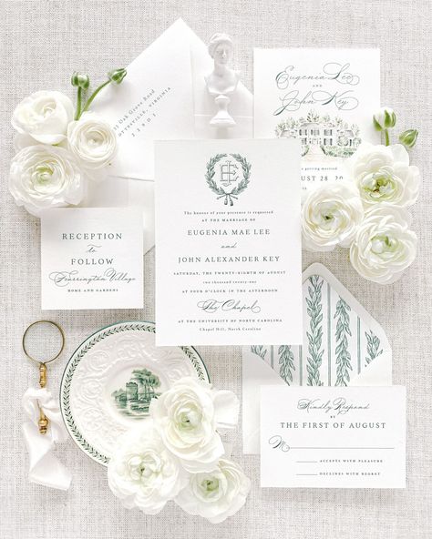 Classic Wedding Invitations Green, Wedding Stationary Suites, Classic Wedding Invitation Suite, Green Wedding With Pop Of Color, Formal Wedding Invitation Suite, Dinner Setup, Ivory Wedding Invitations, Timeless Wedding Invitations, Classic Weddings