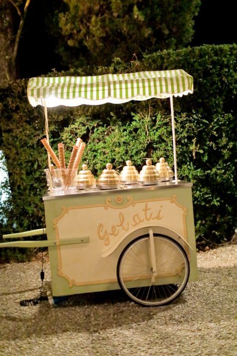 Best Wedding Ideas Romantic, Tuscany Wedding Aisle, Pizza Cart Wedding, Villa Grabau Wedding, Romantic Tuscan Wedding, Tuscan Italian Wedding, Gelato At Wedding, Wedding Italian Theme, Italian Vibes Wedding