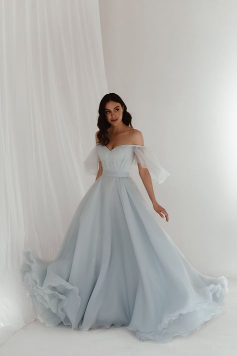 Blue Bridal Dress, Light Blue Wedding Colors, Light Blue Wedding Dress, Wedding Gown With Sleeves, Light Blue Gown, Wedding Color Schemes Blue, Blue Wedding Gowns, Baby Blue Weddings, Sweetheart Corset