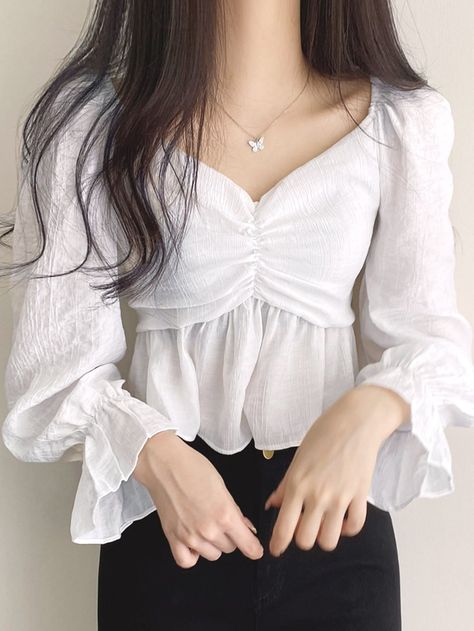 Flounce Sleeve Top Outfit, Cute Puff Sleeve Top, Flowy White Top Long Sleeve, Cute Peplum Tops, Cute White Tops Blouses, White Flowy Top Outfit, White Top Outfit Casual, Flowy Top Outfit, Flowy Blouse Outfit