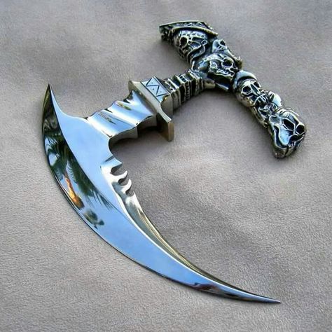 Definitely a unique blade. Knives Pretty, Tactical Gear Storage, Fantasy Dagger, Knife Aesthetic, Creepy Cute Fashion, Pretty Knives, Ceramic Knife, Fantasy Props, Cool Swords