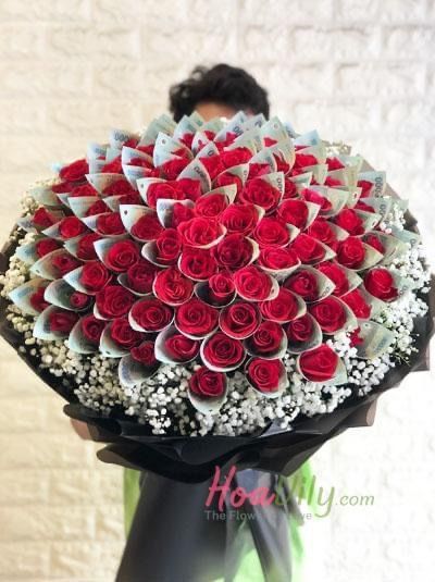 Bouquet Of Money Roses, Rose With Money Bouquet, Flowers With Money Wrapped Around, Roses With Money Wrapped Around, Roses With Money, Flower Bouquet With Money, Money Flower Bouquet, Money Rose Bouquet, Bouquet Diy Gift