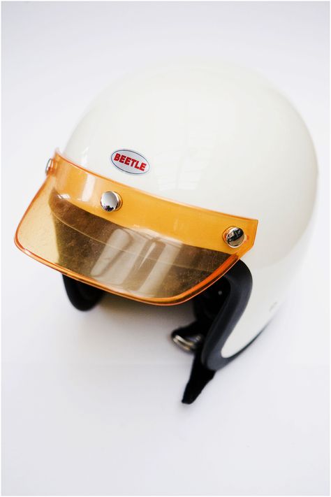 Beetle Helmet Beetle Helmet, Helmet Photography, Helm Retro, Classic Motorcycle Helmet, Classic Helmet, Helmet Storage, Retro Helmet, Tracker Motorcycle, Bell Helmet