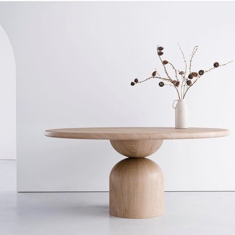 The Wood Room on Instagram: “Introducing the Bell Table to the USA. 🇺🇸 Handcrafted exclusively by @thewoodroom in Sydney Australia, this iconic dining table, designed…” Side Table Vignette, Japandi Center Table, Round Oak Dining Table, Drum Coffee Table, Custom Dining Tables, Esstisch Modern, Wood Room, Dining Table Marble, Oak Dining Table