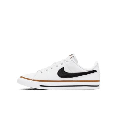 Shoe List, How To Clean White Shoes, Nike Court Legacy, Gymnastics Shoes, Tennis Style, Nike Outlet, Tenis Nike, Old Shoes, Nike Boy