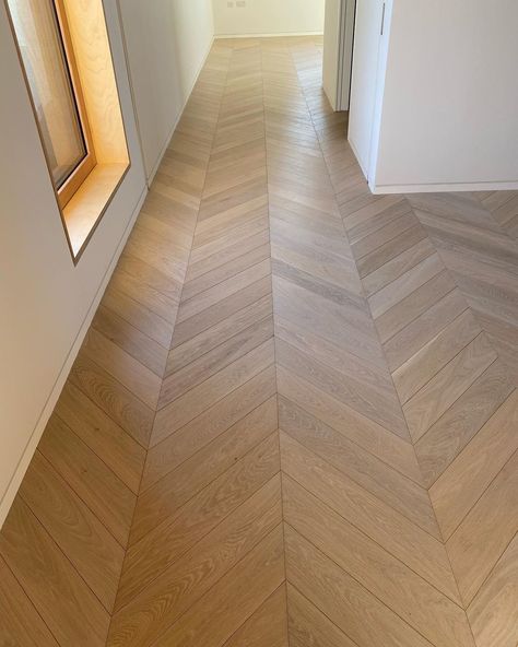 Wood Chevron Floor, Chevron Flooring Living Room, Oak Chevron Floor, Chevron Tiles Floor, Oak Floor Living Room, Florence Henri, Transition Flooring, Dental Office Design Interiors, Herringbone Wood Floor