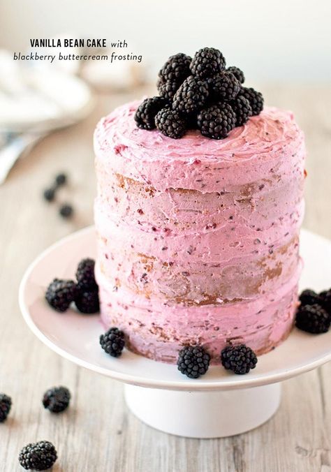 Frosting Photography, Blackberry Buttercream Frosting, Greek Yogurt Recipes Healthy, Cake Blackberry, Blackberry Buttercream, Vanilla Bean Cake, Simple Cakes, Gourmet Bakery, Vanilla Bean Cakes