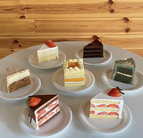 Korean Cafe Bakery, Cake Slices Aesthetic, Cute Korean Bakery, Asian Bakery Aesthetic, Cafe Desserts Aesthetic, Chocolate Cake Aesthetic Korean, Korean Pastries Aesthetic, Aesthetic Cake Slice, Korean Cake Shop