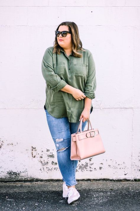 Sneakers With Jeans, Plus Size Outfits With Sneakers, Apex Window, Plus Size Street Style, Shoe Outfits, Tennis Shoe Outfits Summer, Outfits Gorditas, Plus Zise, Plus Size Looks