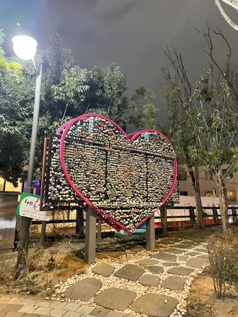 South Korea Travel Seoul heart locks gate love dates South Korea Daegu, Daegu Aesthetic, Daegu South Korea Aesthetic, Love Locks, Daegu South Korea, Korean Picture, Daegu, South Korean, South Korea