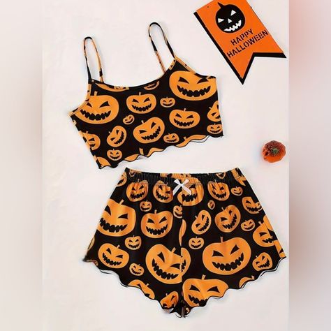 Nwt Women’s Size Medium Halloween Pumpkin Jack O Lantern 2 Piece Lounge Pajama Set! Halloween Pajamas, Plus Lingerie, Comfortable Pajamas, Bow Shorts, Seluar Pendek, Plus Size Halloween, Lounge Pajamas, Cute Pajamas, Pumpkin Print