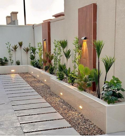 Ideas Patios Pequeños, Side Of House Ideas, Garden Wall Ideas, Green Room Design, Mint Green Room, Patio Chico, Small Garden Landscape, Side Yard Landscaping, Terrace Garden Design