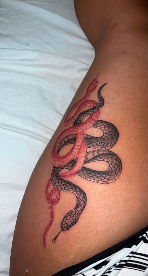 Red And Blue Snake Tattoo, Black Red Snake Tattoo, Red Snakes Tattoos, Red Snake Back Tattoo Women, Red Ink Snake Tattoo On Back, Baddie Snake Tattoo, Snake Print Tattoo, 2 Snake Tattoo, Spinal Snake Tattoo