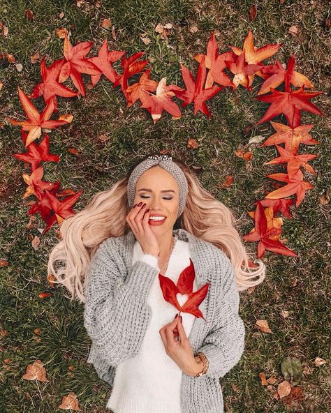 Autumn Photography Portrait, Fall Photoshoot Ideas, Pumpkin Patch Photoshoot, Autumn Instagram, Fall Portraits, Shotting Photo, Fun Photoshoot, Outdoor Photoshoot, Fall Photoshoot