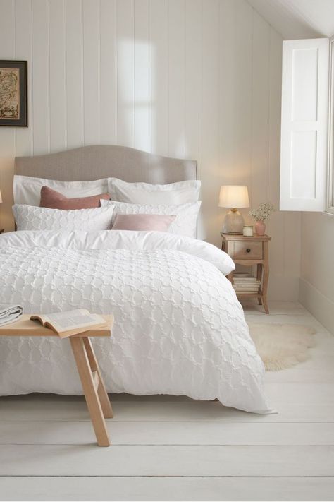 Machine washable. Duvet Cover and Pillowcase:100% Polyester Duvet Covers White Texture, White Geometric Bedding, Thick Duvet Cover, Minimalist Duvet Cover, White Duvet Cover Aesthetic, White Textured Duvet Cover, White Quilt Cover Styling, White Duvet Cover Bedroom Ideas, White Bedspread Ideas