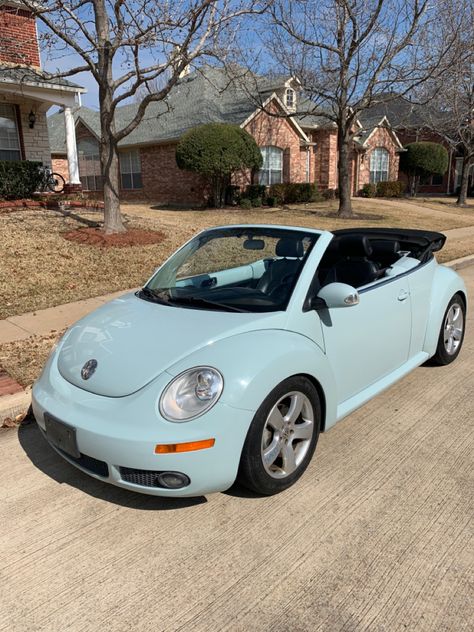 Pastel Beetle Car, Volkswagon Convertible Beetle, Volkswagen Beetle Convertible Aesthetic, Cute Cheap Cars, Bettle Volkswagen Convertible, Volkswagen Beetle Decorations, Cute Car Exterior, Bettle Volkswagen Aesthetic, Cute Cars For Women