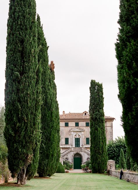 Intimate+Italian+Wedding+at+Villa+Cetinale Designer Landscaping, Villa Cetinale, Botanical Wedding Inspiration, Toscana Italia, Romantic Wedding Inspiration, Tuscan Design, Tuscan Villa, Italian Garden, Italian Villa