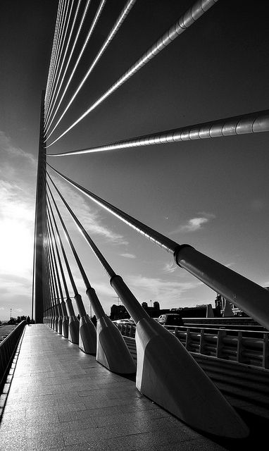 Here is a photo that I feel can teach both photography and studio artists. LEADING LINES. They tell the viewer where to look. This can be effective in any form of art. Try this at least once, please. Leading Lines, Line Photography, Perspective Photography, Black And White Photograph, Photo Composition, Rule Of Thirds, Composition Photography, White City, Photography Classes