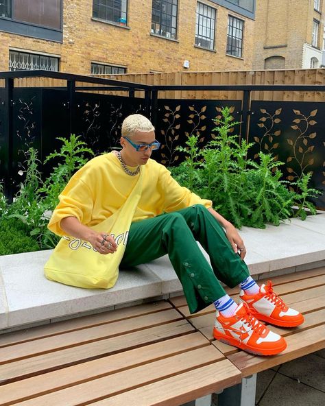 Colorful Outfits Men, Colorblock Outfits, Contrast Outfit, Styling Jordans, Sweat Vest, Brp Port, Color Blocking Outfits, Bright Fashion, Outfit Inspo Casual