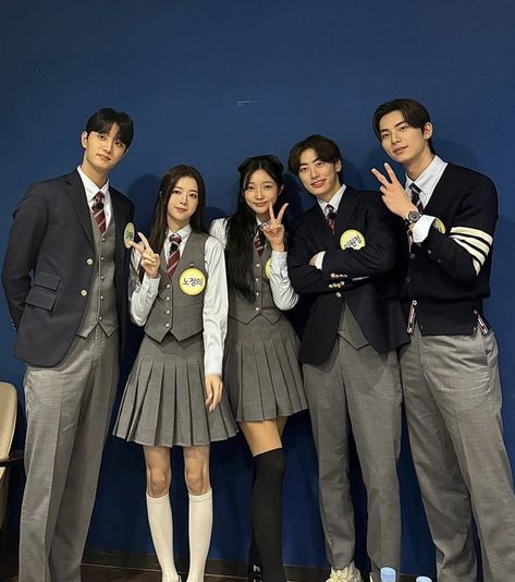 Kdrama Uniform, Kdrama School Uniform, Korean Highschool Uniforms, Mirror Selfie School, Kpop Uniform, Korean High School Uniform, True Beauty Outfits, Korean Uniform School, Korean Uniform