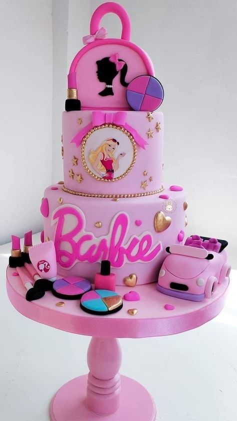 Birthday Cake Barbie, Barbie Cake Designs, Barbie Torte, Cake Barbie, Toddler Birthday Cakes, Glam Birthday, Barbie Beach, Barbie Party Decorations, Barbie Birthday Cake