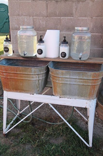 Party Tips And Tricks, Barbecue Wedding, Crawfish Party, Seafood Boil Party, Backyard Movie Party, Crawfish Boil Party, Backyard Graduation Party, Wash Station, Hand Washing Station