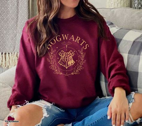 Harry Potter Sweatshirts, Hogwarts Sweater, Wizard Castle, Book Harry Potter, Vintage Wizard, Harry Potter Stickers, Harry Potter Room Decor, Harry Potter Tshirt, Harry Potter Sweatshirt