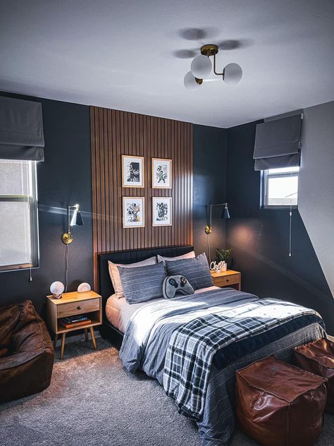 Young Mans Bedroom, Teenager Bedroom Design, Male Bedroom Ideas, Teen Boys Room, Teenager Bedroom, Mens Bedroom Decor, Teenage Boy Room, Boy Bedroom Ideas, Boy Bedrooms