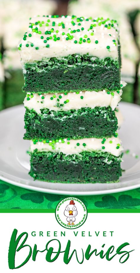 Green Velvet Brownies with Cream Cheese Frosting - perfect for St. Patrick's Day! Delicious homemade brownies topped with cream cheese frosting. Super easy to make and even easier to eat!!! Chocolate chips, butter, sugar, eggs, flour, baking powder, salt, vanilla, green food coloring, cream cheese, and powdered sugar. I ate WAY too many of these things! A MUST for your St. Paddy's Day celebrations! #brownies #creamcheese #stpatricksday Green Velvet Brownies, St Patricks Desserts, Brownies With Cream Cheese Frosting, Brownies With Cream Cheese, St Patricks Food, St Patrick Day Snacks, Sant Patrick, Velvet Brownies, St Patrick Day Treats