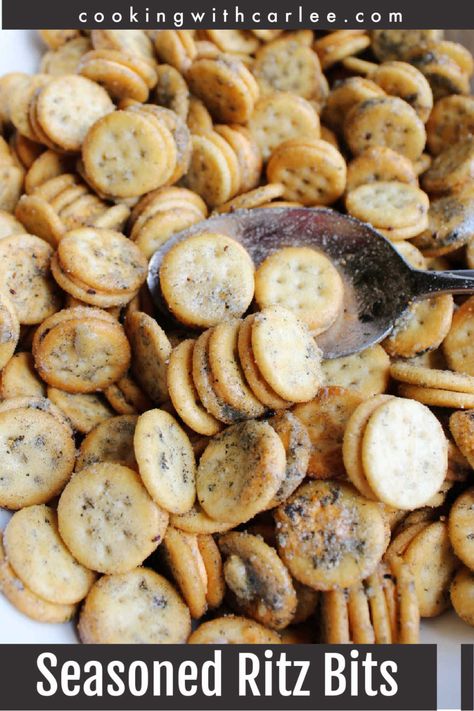 Ritz Cracker Appetizers, Cracker Appetizers, Homemade Ranch Mix, Ranch Crackers, Ritz Bits, Cheesy Crackers, Cheesy Ranch, Peanut Butter Snacks, Ritz Cracker