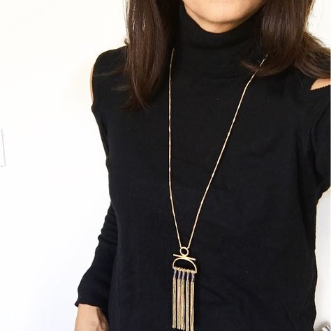 High Neck Blouse, Plain Blouse, Simple Tshirt, Neck Chain, Long Pendant Necklace, Long Pendant, Long Style, Clothes Ideas, Style Shirt