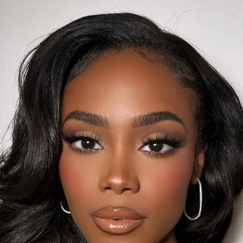 Deep Skin Makeup Looks, Makeup Ideas For Brown Hair, Glossy Makeup Black Women, Soft Bridal Makeup Black Women, Black Makeup Looks Black Women Natural, Bronzy Makeup Black Women, Black Wedding Makeup Dark Skin, Natural Makeup On Black Women, Black Bride Makeup Wedding Natural