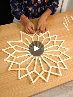 Popsicle Stick Art For Adults Craft Ideas, Popsicle Stick Flowers, Snowflake Popsicle Sticks, Things To Do With Popsicle Sticks, Wooden Sticks Diy Decor, Wooden Stick Crafts, Craft Sticks Ideas, Popsicle Stick Crafts For Adults Diy, Wood Stick Decor