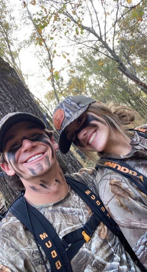 Country Couple Pictures, Country Relationship Goals, Country Relationships, Cute Country Couples, Country Couples, Cute Date Ideas, Couple Goals Teenagers, Cute Relationship Photos